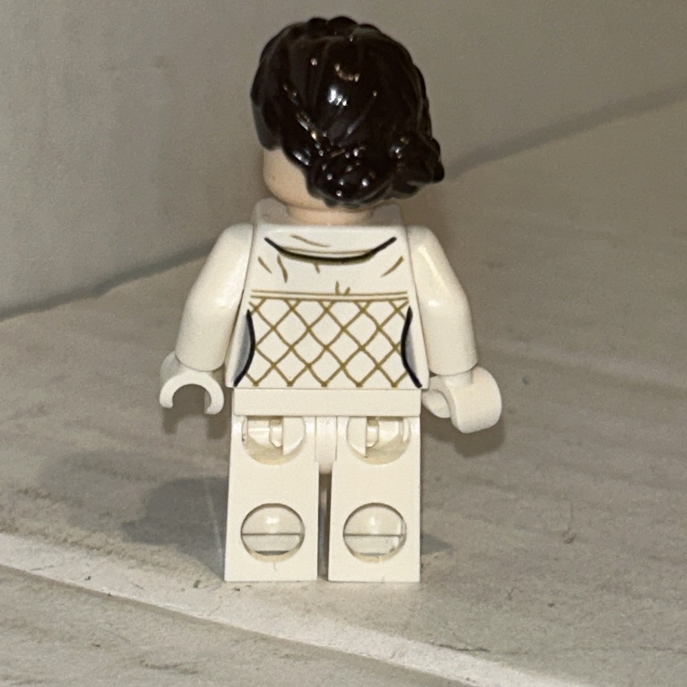 LEGO® Minifig sw0878 - Princess Leia (Hoth Outfit White) Minifigure - Picture 2 of 2